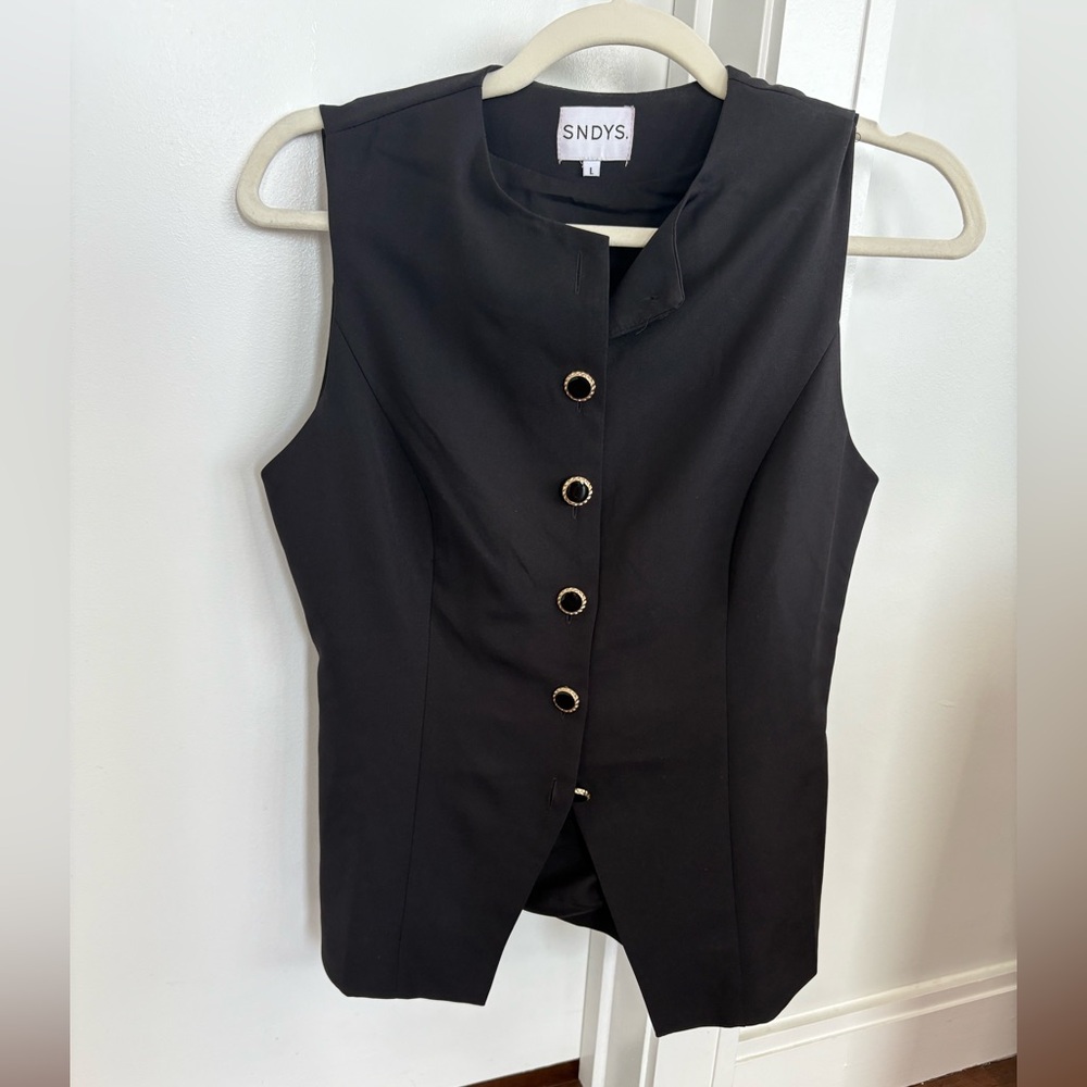 SNDYS Emiliana Top en Black - Picture 4 of 8